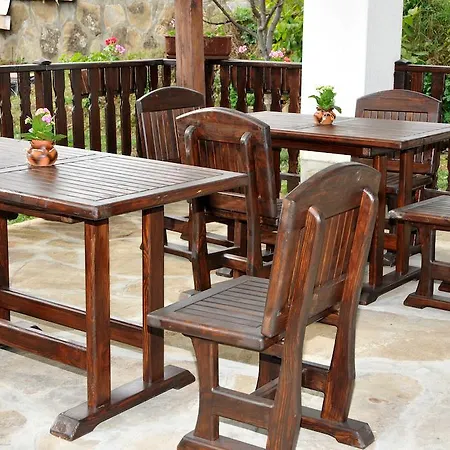 Family And Restaurant Plamena Oreshak (Lovech)
